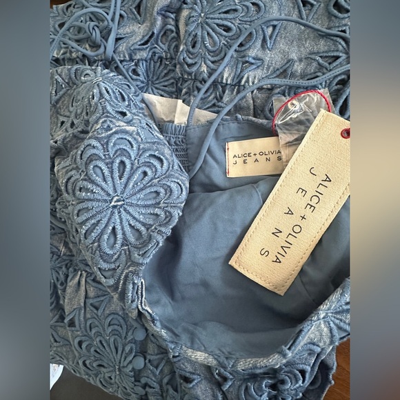 Alice + Olivia Shanti Embroidered Chambray Midi Dress NWT US 4 - Picture 7 of 7